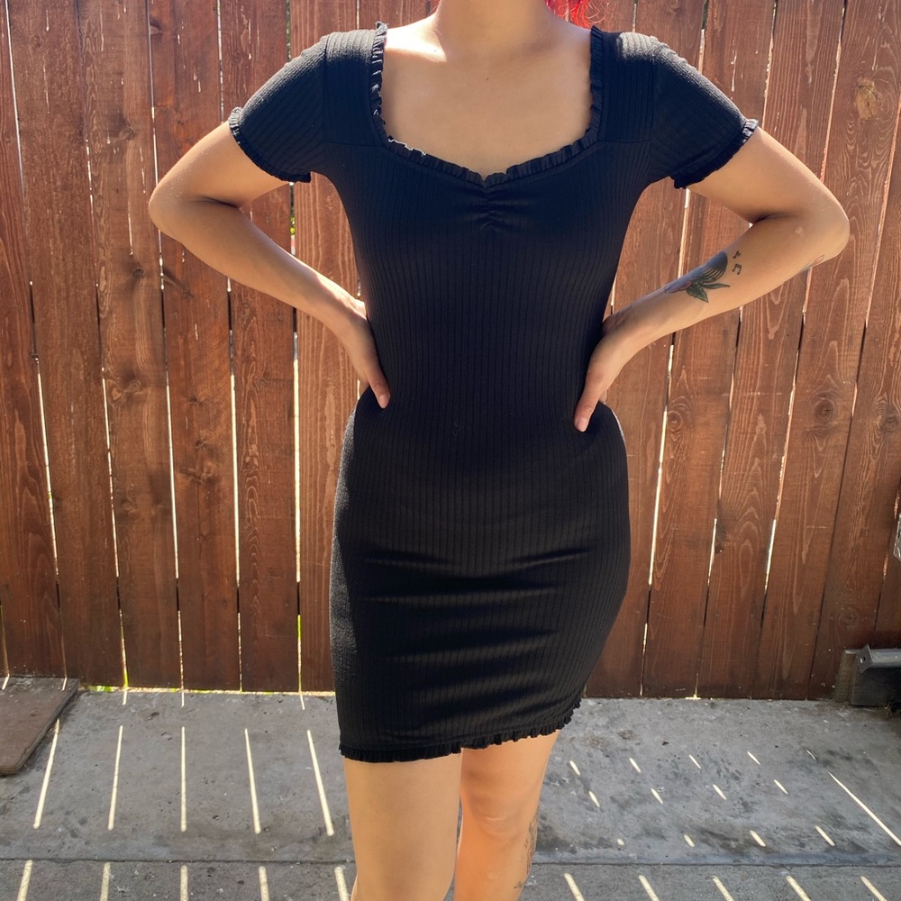 Forever 21 black dress *free